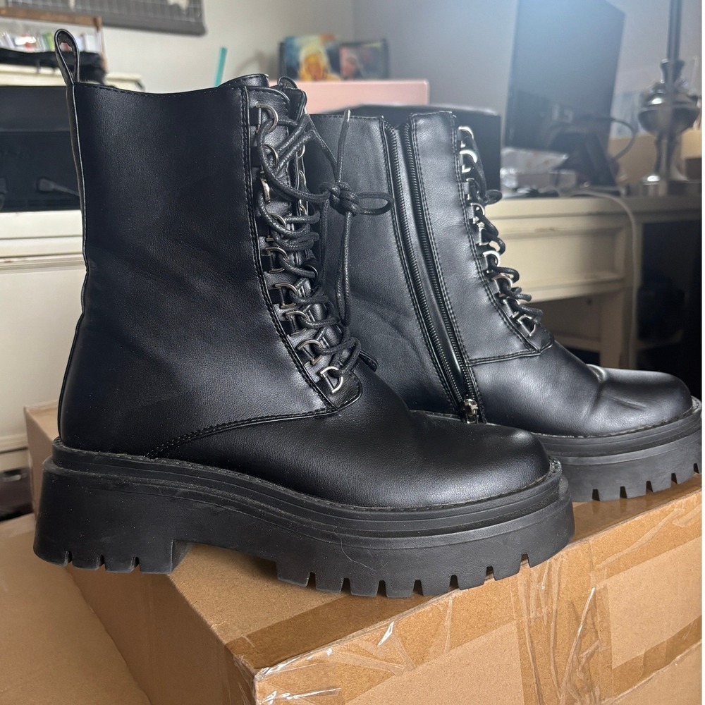 Billini Frances Black Lace‎ Up Chunky Sole Combat Boots Womens Size 7 Side Zip